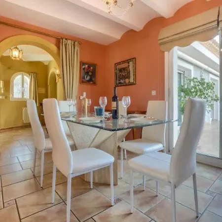 Sleeps 8 Pool * Casas de Torrat